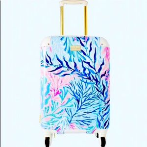 NWOT Lilly Pulitzer Kaleidoscope Coral suitcase